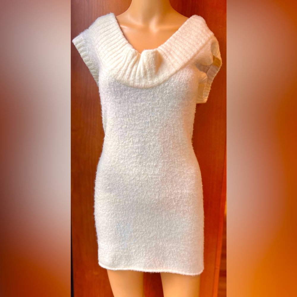 BCBGMAXAZRIA Cream Wool blend Mini Sweater Low Cowl Neck Dress/Shirt Size Medium